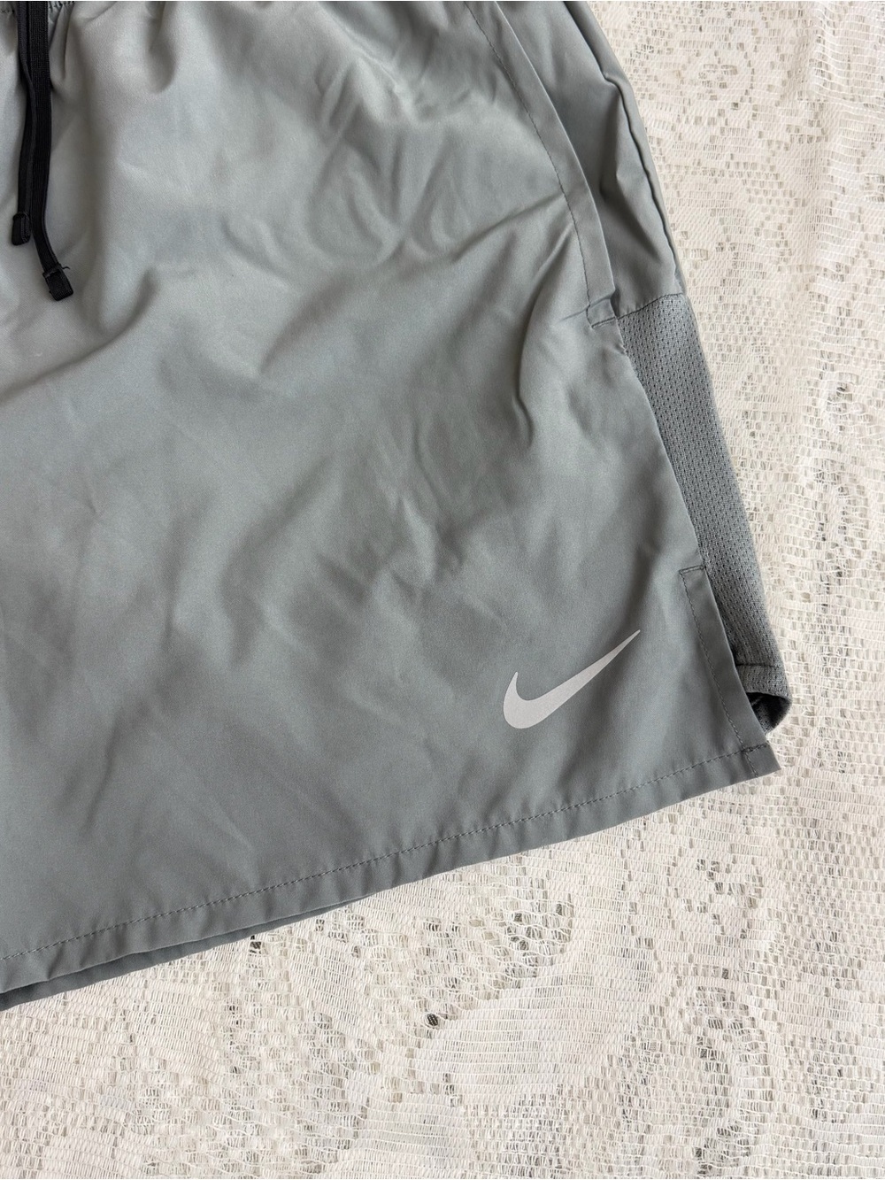 Grey Women’s Nike Dry Fit Size Large Shorts - Picture 2 of 9
